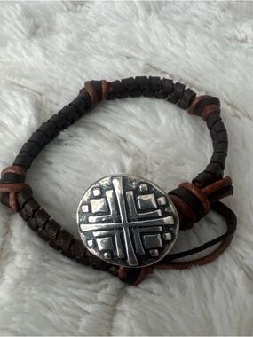 RARE James Avery Brown Braided Leather Bracelet Sterling Cross Medallion 7.5